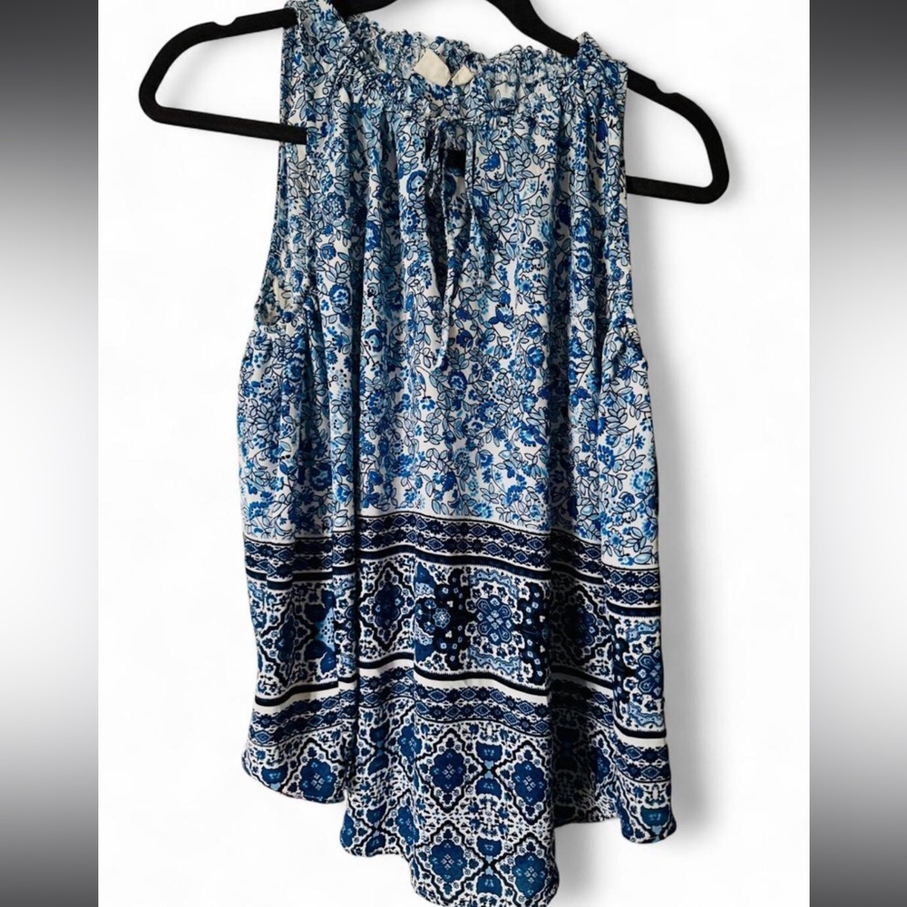 GAP Blue and White Floral sleeveless blouse with ties